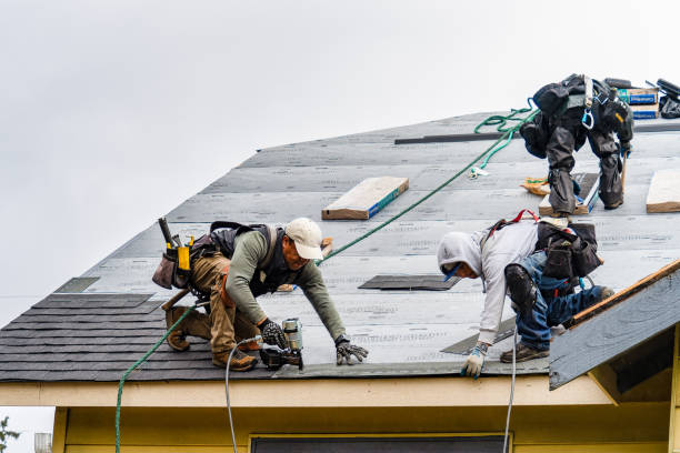 Professional Gutter Installation technician working in Mount Pleasant, MI